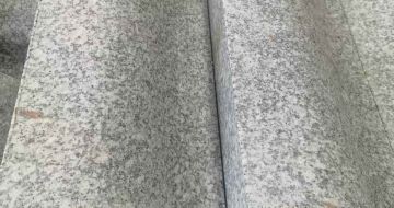 丽水芙蓉白S型拉丝面路沿石