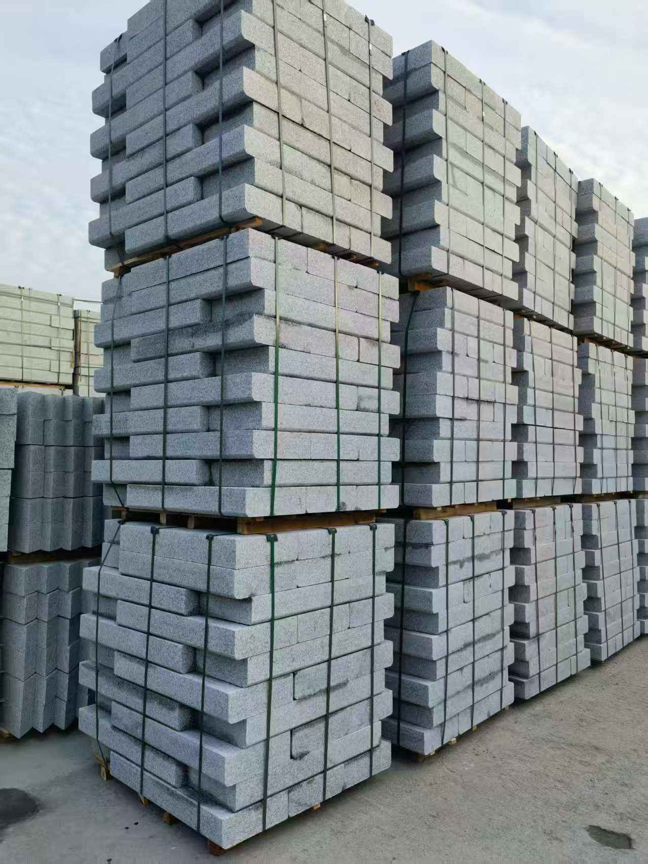 丽水 路沿石（路侧石），颜色一致，尺寸标准