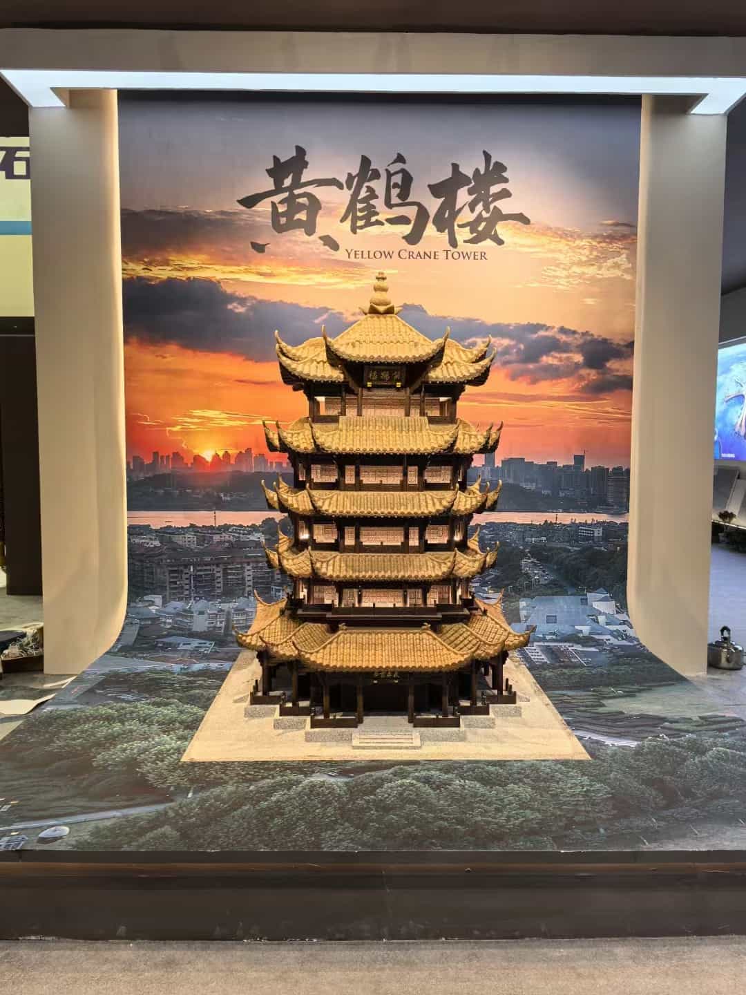 丽水仿古石文创作品-黄鹤楼