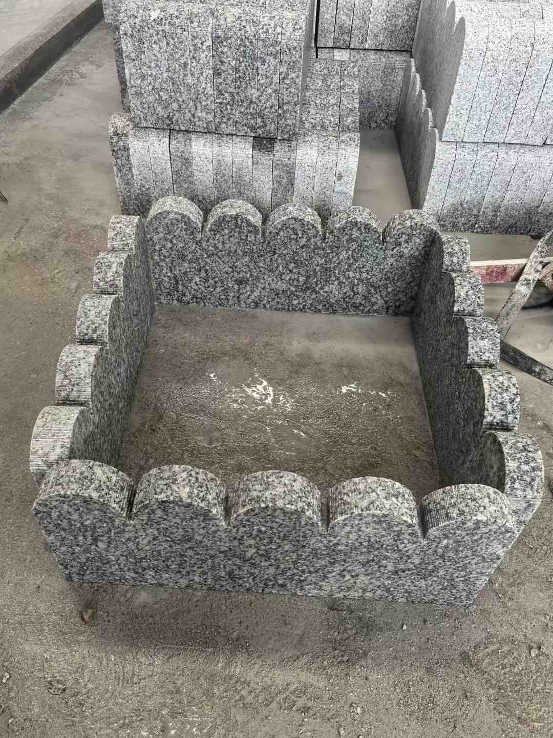 丽水 花边石、花坛围栏石、花池界石、菜园栅栏石、镶边石、波浪状界石介绍