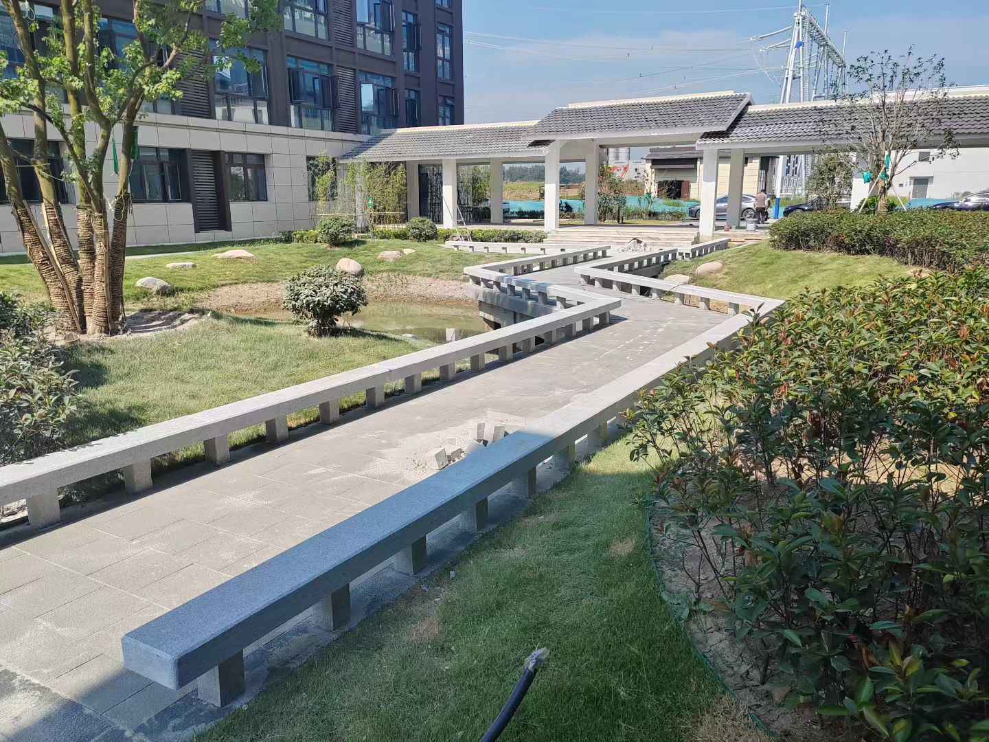 丽水 芝麻灰小区坐凳&栏杆安装效果